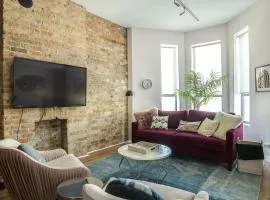 Beautifully Remodeled Flat Downtown # 2N