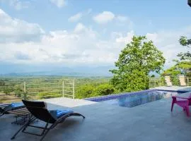 Secret Mountain Top 3BR Casa Colibr with Jungle Views Private Pool BBQ