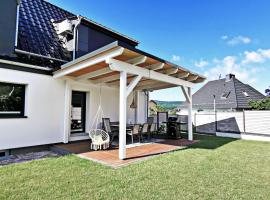 Exklusives FeelGood Ferienhaus - 212 qm mit Sauna, Garten, Grill - mit 2 Apartments - für Familien & Gruppen - in der Nähe vom Bergpark Wilhelmshöhe & Kassel!，位于索恩堡的酒店