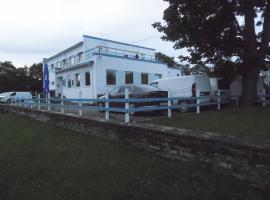 Pakri Roadhouse，位于帕尔迪斯基的酒店