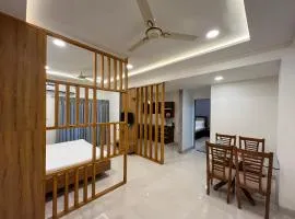 Hotel Shri Radha Nikunj - Opposite Prem Mandir