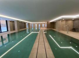 CP Top floor luxury studio with spa and pool，位于直布罗陀的酒店