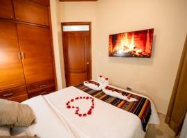 tourist house suites 2，位于奥塔瓦洛的带停车场的酒店