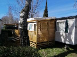 2 Mobil home chez Alain，位于卡代纳的露营地