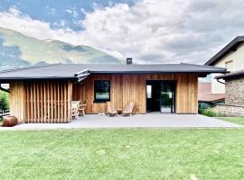 Luxury Eco-Chalet Pino Achensee - hike, bike, ski for 6 or more，位于阿亨基希的乡村别墅