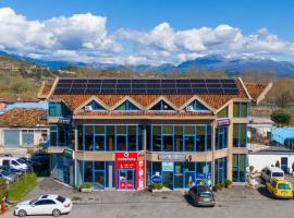 Hotel Ambasador，位于Bahçallëk的酒店