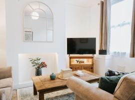 3 Bed - Modern Comfortable Stay - St Helens Town Centre，位于圣海伦斯的酒店