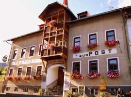 Gasthof zur Post，位于Sankt Lorenzen im Lesachtal的旅馆
