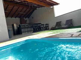Chacara em Socorro- SP próx ao centro, com piscina e area gourmet，位于索科罗的度假屋
