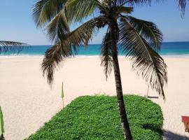 Sea Garden Beach Resort，位于哈巴拉杜瓦的海滩短租房