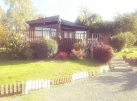 Anne's Lodge Caerberis Holiday Park, dog friendly