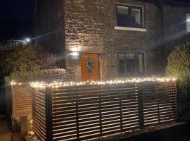Pretty little cottage in the peaks