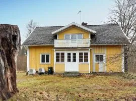 3 Bedroom Beautiful Home In Lönashult