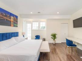 Stylish Chic Condo NYC at Fingertips，位于北卑尔根的酒店