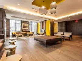 Metropolis Loft - CN Tower
