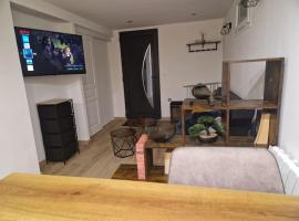 Charming apartment near La Défense, Paris，位于贝宗的酒店