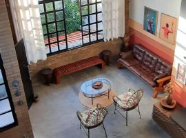 Casa de Riba - Loft estiloso próximo da Praia de Iracema，位于福塔莱萨的酒店