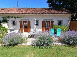 La Vieille Gorce Gîtes in the Vienne，位于Asnois的酒店