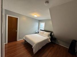 Comfy getaway full Apt single bedroom sleeps two!，位于尼亚加拉瀑布的公寓