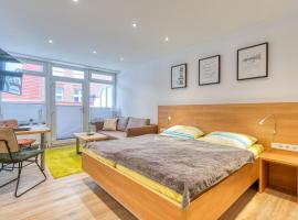 Alte Teestube Schmidt 58，位于诺德奈的带泳池的酒店