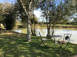 The Lake Room Cottage with Private Fishing Lake