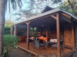 Congos Hostal y Camping，位于普拉亚埃尔莫萨的住宿加早餐旅馆