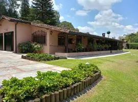 CASA CAMPESTRE EN LLANOGRANDE