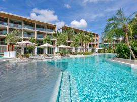 Wyndham Grand Nai Harn Beach Phuket，位于奈汉海滩的酒店