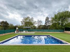 Espectacular casa con piscina en Tordera，位于托尔德拉的酒店