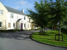 Bunratty Castle Gardens Home，位于本拉提的乡村别墅