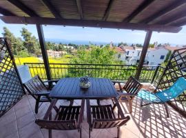 Grecia-Penisola Calcidica "My Romantic House Sea Wiew Terrace" Wi-Fi, BBQ, Garden,Parking，位于克里皮吉的酒店