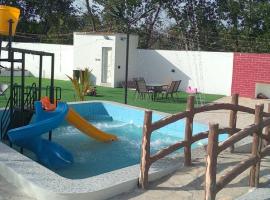 MY HOTEL AL YAQOT 3 POOLS VILLA - NIZWA，位于尼兹瓦的酒店