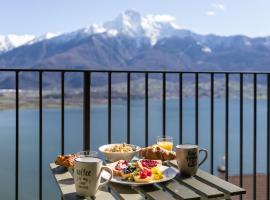 LAGO DI COMO - Panoramic garden, Jacuzzi and Free Wifi，位于杰拉拉廖的酒店