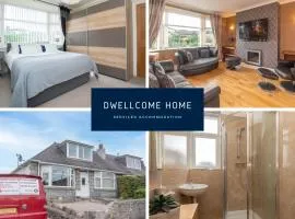Dwellcome Home Ltd 3 Bedroom House 2 King 1 Double Garden Drive Parking Fast WIFI - see our site for assurance