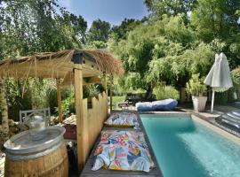 Villa du bois - Spa & piscine，位于Lignan-de-Bordeaux的酒店