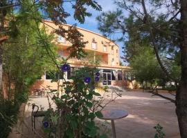 Hôtel El Ayachi，位于米德勒特的酒店