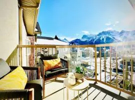 W411 NEW- TOP of the World Canmore MTN Retreat