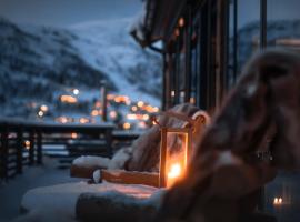 Unique Romantic Cabin with Mountain View at Strandafjellet, Mivo X，位于斯特兰达的乡村别墅