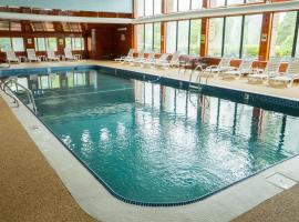 The Mariner Resort Cape Cod by The Red Collection，位于西雅茅斯的住宿