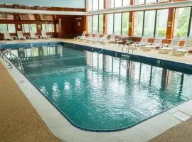 The Mariner Resort Cape Cod by The Red Collection