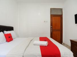 RedDoorz syariah near AEON Mall Tanjung Barat，位于雅加达的酒店