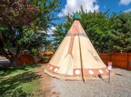 Moab RV Resort Glamping Tipi OKTP-51，位于摩押的酒店