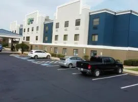 Holiday Inn Express & Suites I-85 Greenville Airport, an IHG Hotel