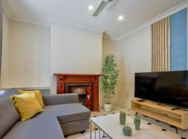 Affordable 3 Bedroom House Darlinghurst with 2 E-Bikes Included，位于悉尼的别墅