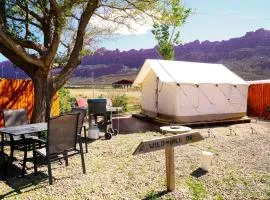 Moab Glamping Setup Tent in RV Park #6 OK-T6