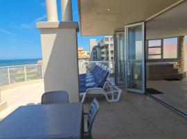 Santorini A-Block Penthouse，位于马盖特的酒店