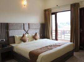 Laksita Manor Home Stay，位于Rājpur的酒店