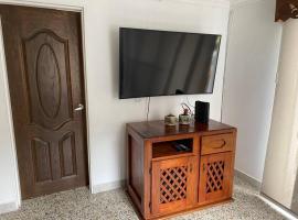 Acogedora casa en Bello Antioquia，位于贝约的酒店