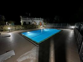 Kyrenia/Alsancak 4-room villa with private pool，位于凯里尼亚的酒店