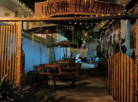 Hostal Ledeztrus，位于兹波利特的酒店